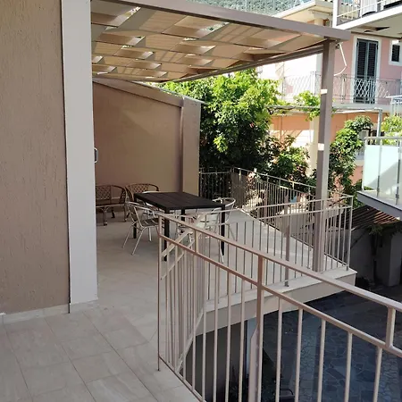 Maria Aparthotel