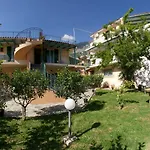 Maria 4* Лурдата